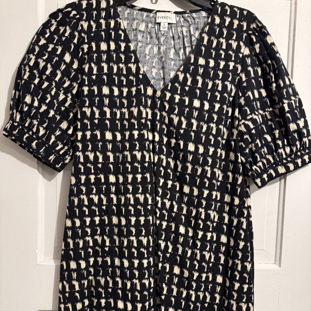Evereve Size 6 mini dress